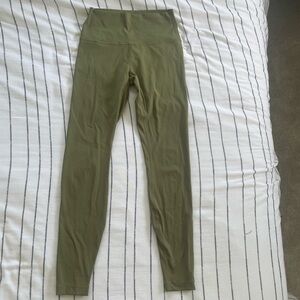 Womens Lululemon Olive Green High Rise 28” Wonder Under Luxtreme Leggings Size 6